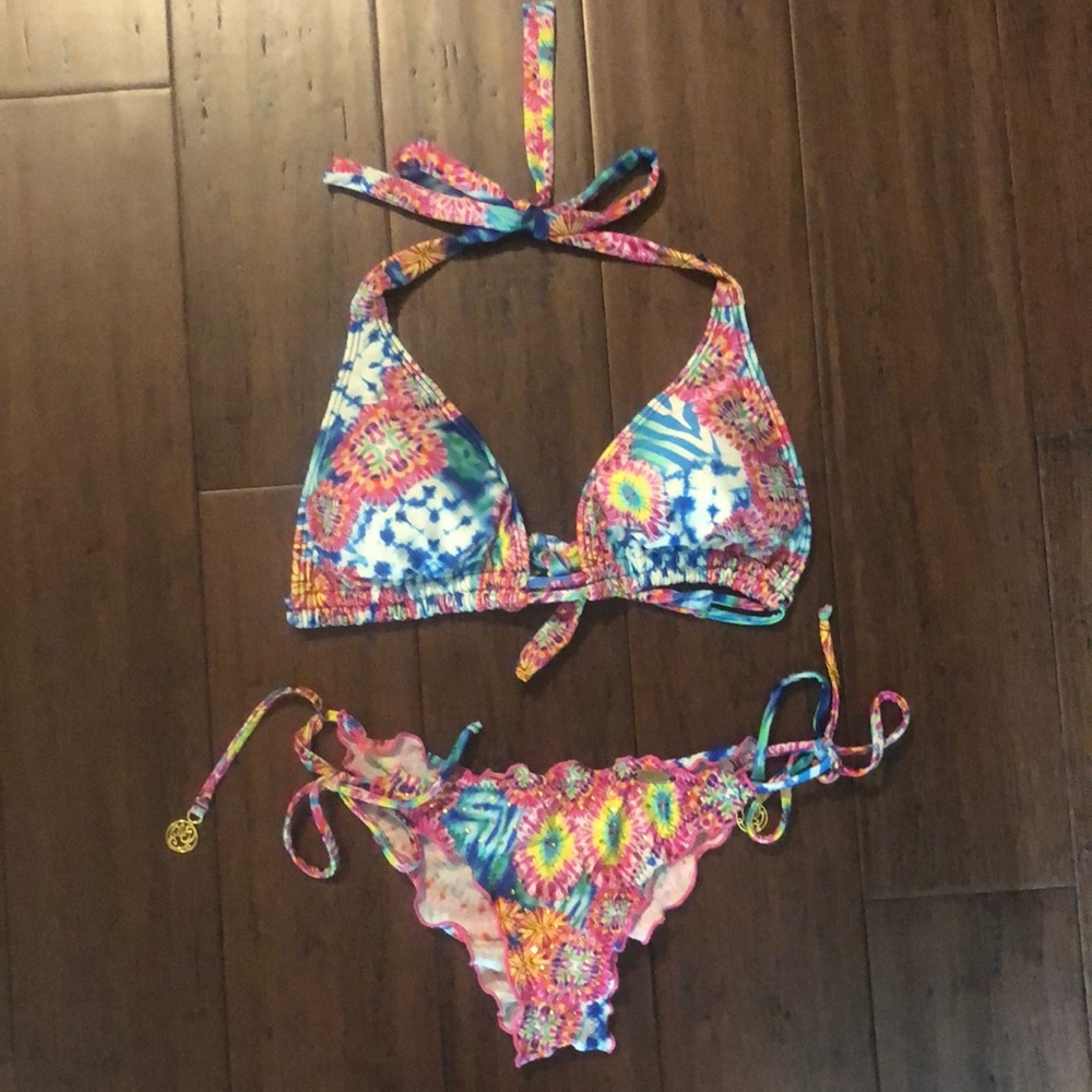 Lulu Fama Bikini